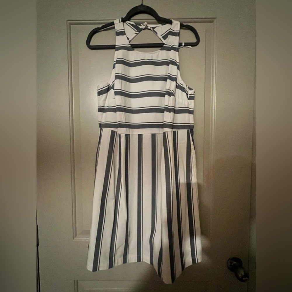 Old Navy Striped Keyhole Dress Size Large